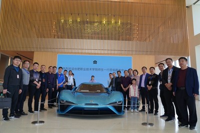 產教融合、工學交替、知行合一——汽車工程學院師生蔚來行舞臺藝術造型策劃紀實